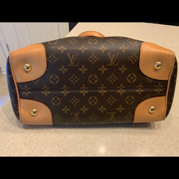 Louis Vuitton purse. - Picture 4 of 8
